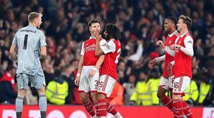 诺走在附近 诺走在附近